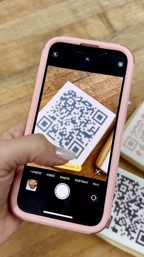 Our logo cookies aren’t just treats 🍪 they’re delicious canvases that can add a touch of sweetness and entertainment to any occasion. This is one of the creative ways you can use our logo cookies! @stayitk created a QR CODE 📱🧠 #logocookies #cookiedecorating #cookiefondant #edibleart #photocookies #logoinspirations #dessert #cookiedessert #corporate #corporateevents #corporatebranding #corporategifts #cookiefavors | Sweet E's Bake Shop