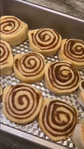 COPYCAT CINNABON CINNAMON ROLLS