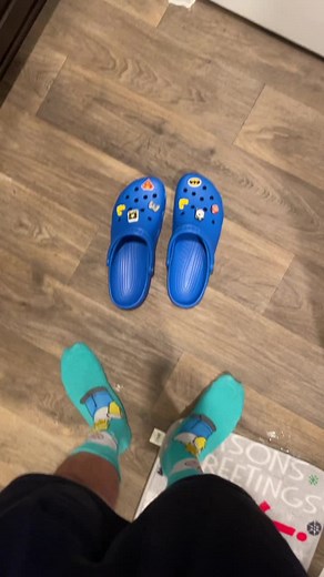 Making crocs smaller #lifehack #slapintheassamdcallmejulio #worked #SoFiMoneyMoves