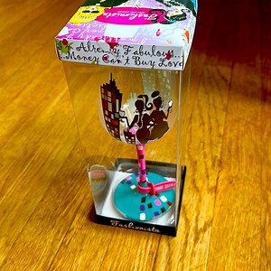 NWT Girls Night Out Wine Glass Fashionista City Girls