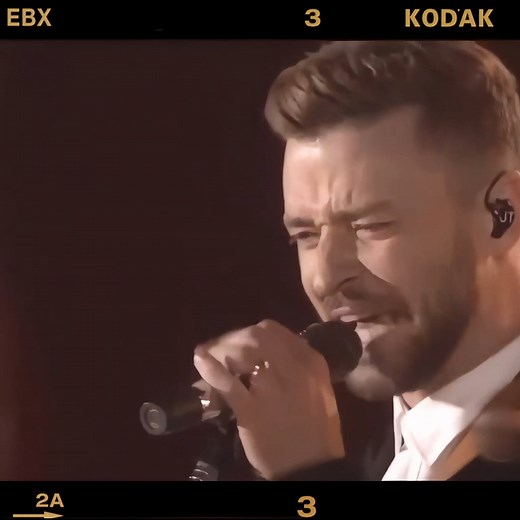 Justin Timberlake and Chris Stapleton Sings a ‘Tennessee Whiskey/Drink You Away’ Medley during the CMA 2015. | Old But Gold