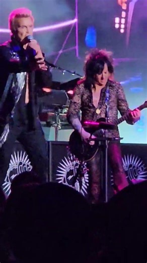 Billy Idol playing Flesh for Fantasy in Alpharetta GA 6 #shorts #billyidol #concert #FleshforFantasy