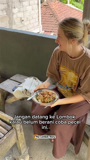 The Secret Behind This Village Pecel Has an Argentine Tourist Hooked!