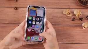 Watch Installation guide of phone case with screen protector on Amazon Live