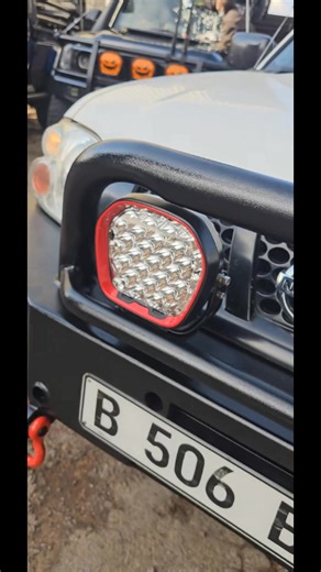 Robot Auto 4x4 customs on Reels