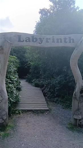 Walking around the labyrinth at Beacon hill park. it was ok but I wasn't that impressed, I expected more.#labyrinth #nature #attraction #countrypark #england