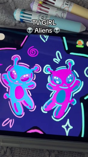 Drawing aliens in TV girl style, you like it?👽 #tiktokartist #digitalartist #drawing #tvgirl