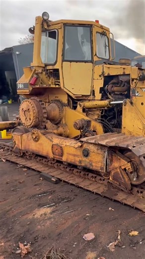 Before the rebuild… getting her going. D5H CAT Dozer