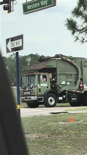 Mack McNeilus Front Loader Garbage Truck