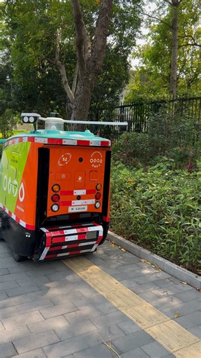 In Shenzhen, China, we use robots to clean streets.Autonomous street sweeper robots are self-driving, electric machines designed to clean city streets, sidewalks, and industrial areas by removing dust, leaves, and debris using LIDAR, cameras, and AI navigation. #Robot