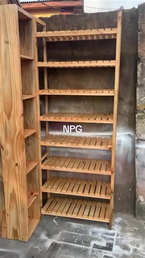 DIY Pallet Shoe and Bag Rack Ideas