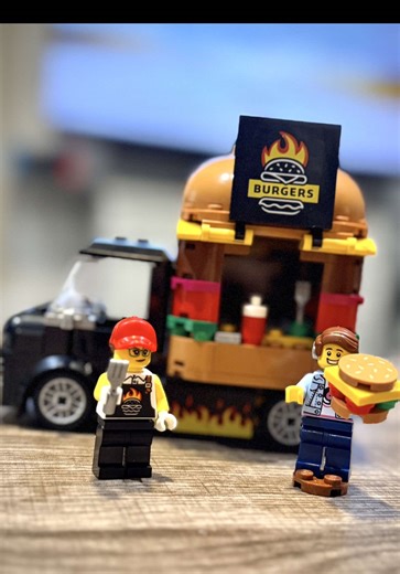 Quick and Fun LEGO Cheeseburger Build
