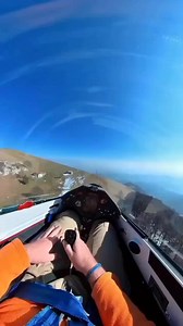 This is what pure flight looks like! #segelfliegen #pilotlife #sailplane #aviation #glider #pilot #gliderairstrip #gliderpilot #gliders #SoaringToNewHeights | Glider Airstrip