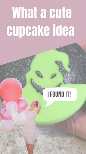 Look at this super cute cupcake idea by @patentlysweet I love this trick using paper and icing. So cool 😎 That’s a great idea to create cupcake Halloween with the kids Maybe for a school event or just for weekend fun Building cute memories that you can cherish forever #funmemories #halloweendecor #halloween #cupcakes