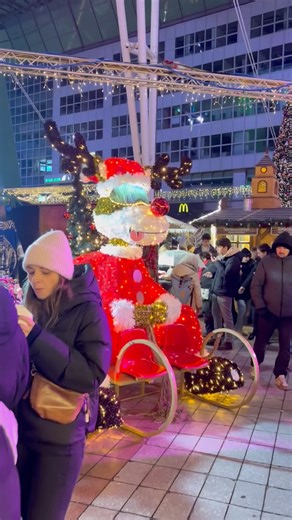 🎄 ✈️ Christmas Market at Munich Airport – Festive Spirit in a Unique Setting ✨❄️