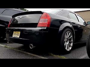 2005 Chrysler 300C 5.7 Hemi Flowmaster Force II Cat-Back startup and idle