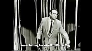 Spotlight on a Western Classic: “Mule Train” – Frankie Laine (1949) Few songs capture the grit, dust, and wide-open spirit of the American West quite like “Mule Train.” Released in 1949, this high-energy Western pop classic became one of Frankie Laine’s most unforgettable performances — a thundering mix of storytelling, sound effects, and pure vocal power. Written by Johnny Lange, Hy Heath, and Fred Glickman, the song paints a vivid picture of rugged mule drivers hauling goods across lonely fron