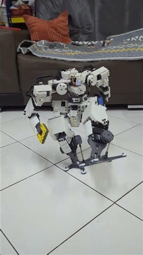 Arduino humanoid robot kicking