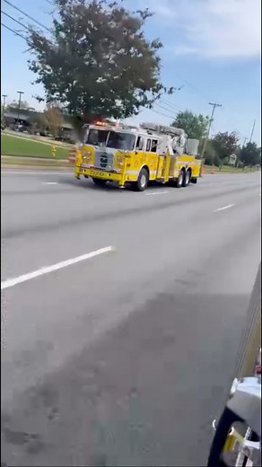 #towertuesday Bay District VFD Tower 9 2016 Pierce Arrow XT / 1973 Baker Aerialscope St Mary’s County 📷 by: @kolbynero ------------------------------------------------------‐-------------------------------#somd #firetruck #responding #truck #ladder #tower #tiller #aerial #firehouse #photography #buff #stmarys #county #southernmaryland #pierce #baydistrict #maryland #federalq #rotoray #mars888 #powercall #airhorn #alarm #tower9 | Southern Maryland Firetrucks