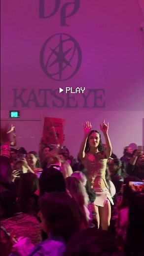 (VLOG) KATSEYE Q&A in Sydney with @matrix! @katseyeworld #katseye #eyekon #kpop #pinkyup #MatrixANZ