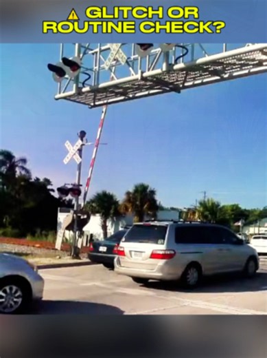 Automatic Signal Activation Test When the train infrastructure has a mind of its own 🤖 active signal test or system failure? What do you think? 🚂💨 #railroad #crossing #trainsoftiktok #glitch #engineering #signalman #infrastructure #fyp #usatiktok #railroadcrossing #railwaysafety