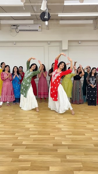 Ishaqzaade Semi Classical Dance | Twinmenot Choreography | Antra & Aanchal Chandna | Manifest by TMN