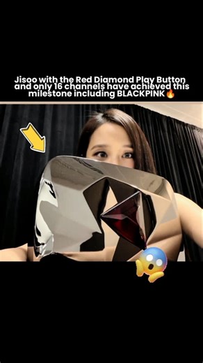 Jisoo with the Red Diamond Play Button!! #blackpink #kpop #jisoo