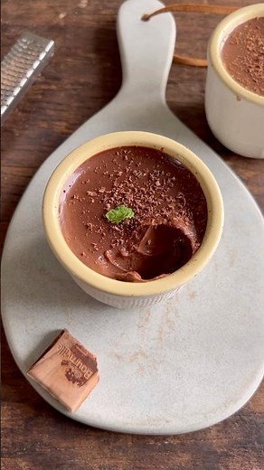 The best ever no bake eggless chocolate pot de creme 😍
