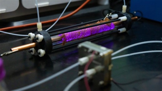 New lightning-inspired reactor turns air and water into ammonia