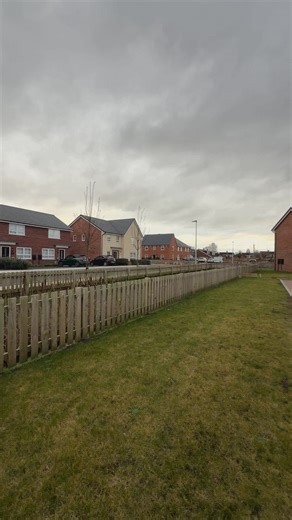 🏡 NEW TO THE MARKET | FORM BY 🏡 📍 Broadleaf Drive, Formby, L37 💷 Offers Over £390,000 A well-presented modern family home set within a popular and established residential development in Formby. ✨ Key highlights include: 🛋️ Bright main lounge plus a separate sitting room – ideal for families or home working 🍽️ Contemporary kitchen diner with French doors opening onto the garden 🧺 Utility room & ground floor WC 🛏️ Four well-proportioned bedrooms 🚿 Main bedroom with en-suite shower room 🌿