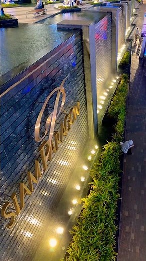 Bangkok’s Most Famous Mall 🇹🇭 | Siam Paragon at night