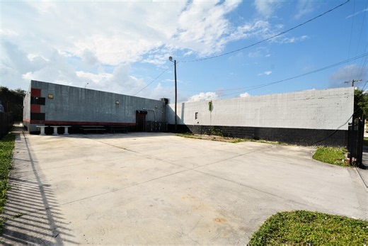 5525 NW 7th Ave, Miami, FL 33127 - Freestanding Office/ Flex Building | LoopNet