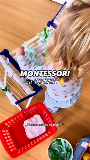 Anni 🧚‍♀️/🎈 Spielideen für Kinder ▫️ ehemals justanni2013 on Instagram: "„Montessori ist zu teuer?“ Nicht im eigentlichen Sinne. Montessori bedeutet nicht, teures Holzspielzeug zu kaufen, sondern dein Kind im Alltag einzubeziehen. Schöpfen, sortieren, zuordnen, mithelfen — genau so lernen Kinder Selbstständigkeit, Konzentration und echtes Vertrauen in ihre Fahigkeiten. Das Beste daran: Die wichtigsten Materialien hast du schon zu Hause. Es geht nicht um Perfektion oder Asthetik, sondern darum,
