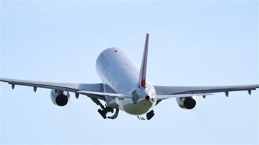Unusual airflow appears during plane departure