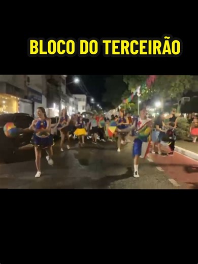 ​A frase é clássica: Quem foi, foi! E a gente foi e se divertiu demais! ✨ Confira os melhores momentos do bloco da Escola Monteiro Lobato. A tradição de Afogados da Ingazeira passando na sua tela! ​👇 Comenta aqui: você estava lá ou ficou no