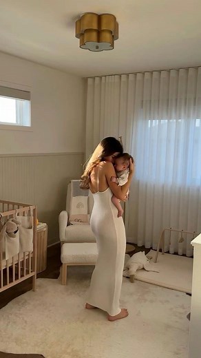 Manuela Arbeláez on Instagram: "No repitas cosas que no tienen sentido para ti, llénate de poder y sal a conquistar el mundo #crecimientopersonal #inspiracion #amorpropio #coaching #espiritualidad"