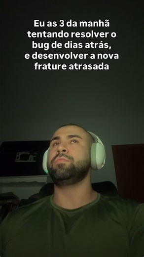 Ramon | Full stack | Data Scientist | Tech lead on Instagram: "Eu as 3 da manhã tentando resolver o bug de dias atrás, e desenvolver a nova frature atrasada #programming #coding #developer #softwareengineer #coderlife #programmerlife #techlife #code #javascript #python #java #csharp #reactjs #nodejs #devlife"