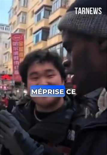 🚨FLASH | Un couple méprise l’homme et se moque de lui à voix haute, convaincu qu'il ne comprend pas un mot. Ils le jugent sur son apparence et son accent, sans savoir qu'il a consacré des années à perfectionner leur langue. #japon #femme #couple #actualité