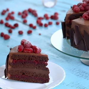 This Chocolate Raspberry Cake is a decadent and rich chocolaty cake, with a classic combination that everybody loves. Full recipe: https://bit.ly/3fdPhOp | Home Cooking Adventure