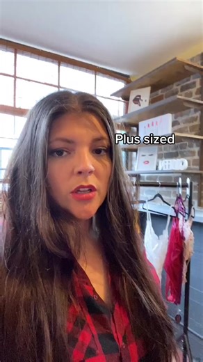 Boost Your Confidence with a Plus Size Boudoir Photoshoot