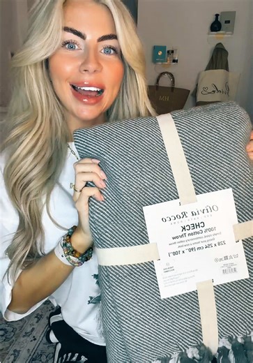 Handwoven Olivia Rocco Cotton Throws: Quality and Style