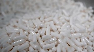 clip-1103554919-"the-pharmaceutical-drug-manufacturing-process-research-production"