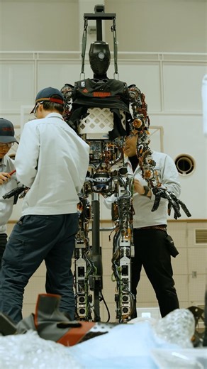 TOYOTA on Instagram: "CUE6, the AI basketball robot, began as a passion project for Toyota employees. CUE6 is the 6th generation of the CUE project and has become an impressive athlete, the development of which has furthered our knowledge and experience in the exciting field of robotics. #TOYOTA #Robot #CUE #Basketball"