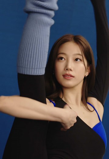 Stage fright? Nah. In the soft stretch of Align, K-pop idol KAZUHA knows exactly how she likes to move—and her favourite part of every show.