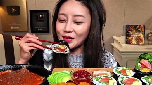 Dorothy (Sped Up) ASMR Mukbang Experience