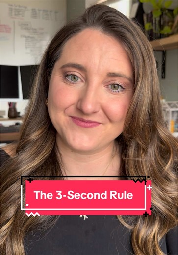 Most booths don’t fail because of design… They fail because they don’t win the first 3 seconds of attention. Here’s the psychology: • If your value isn’t clear from 20 feet away → they walk. • If your lighting hits the aisle like a spotlight → they speed up. • If your entry is blocked → you’ve created a psychological “do not enter” signal. Three fast fixes: 1️⃣ A header that passes the walk-by test 2️⃣ Open entry (nothing blocking the first 3 feet) 3️⃣ Light the inside of your booth, not the ais