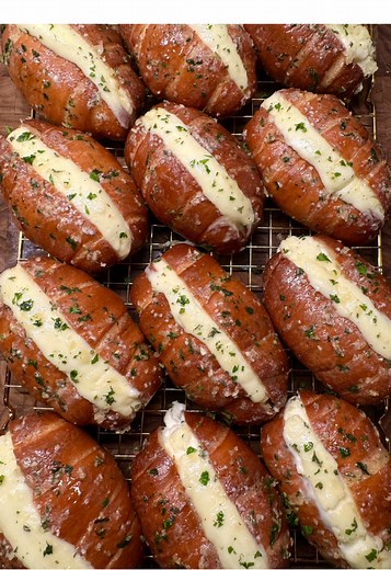 Korean Garlic Salt Bread Recipe: A Sweet & Savory Delight