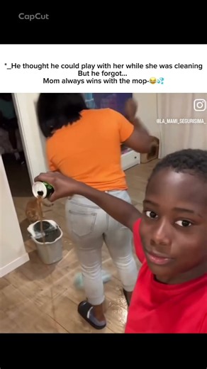 He had no idea what his mom was about to do… 💀😂 #shortfeed #fyp