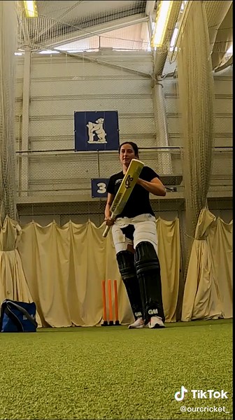 Should You Buy Your Next Cricket Bat from Amazon? - Honest Review | MarieKellyCricket