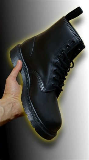 ANNO NUOVO! | DR. MARTENS 1460 MONO BLACK SMOOTH UNBOXING #Shorts